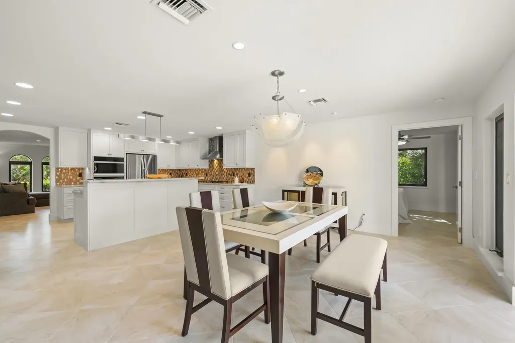 918 Limpet Drive Sanibel FL 33957