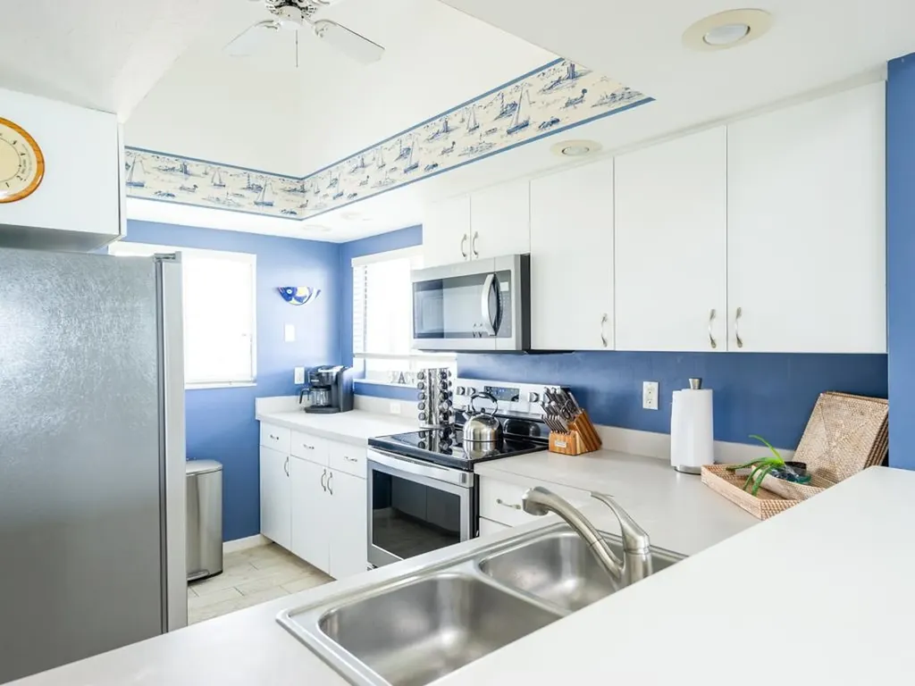 255 Periwinkle Way Sanibel FL 33957