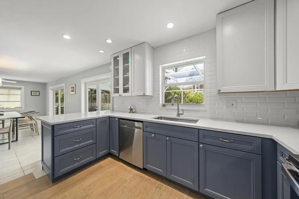 513 Rabbit Road Sanibel FL 33957-3011