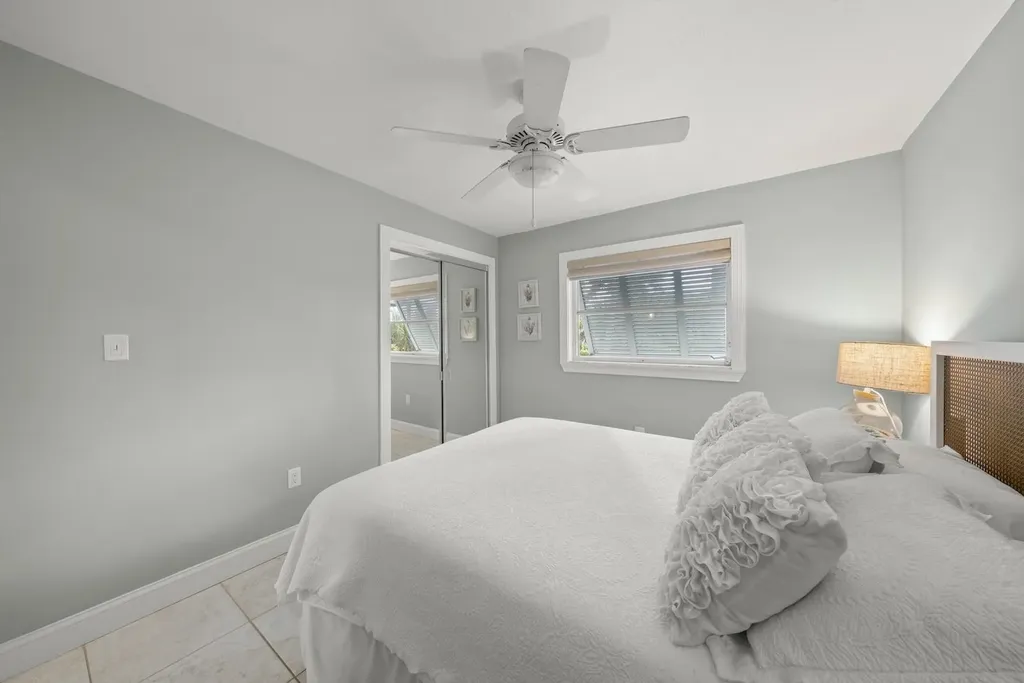 513 Rabbit Road Sanibel FL 33957-3011