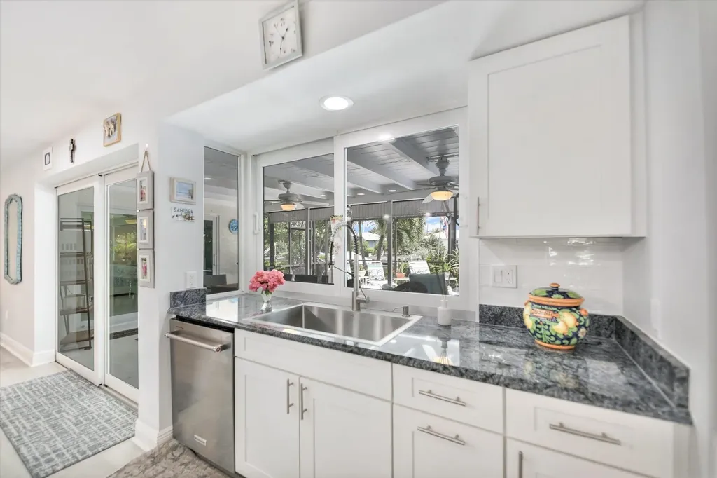 930 Lindgren Boulevard Sanibel FL 33957