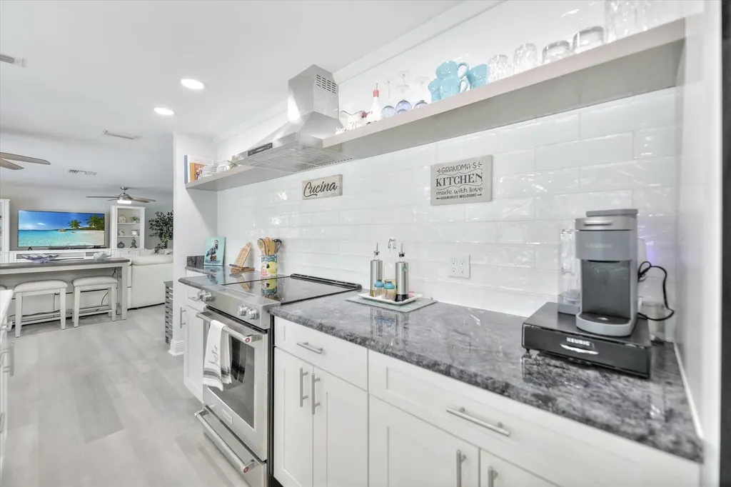 930 Lindgren Boulevard Sanibel FL 33957