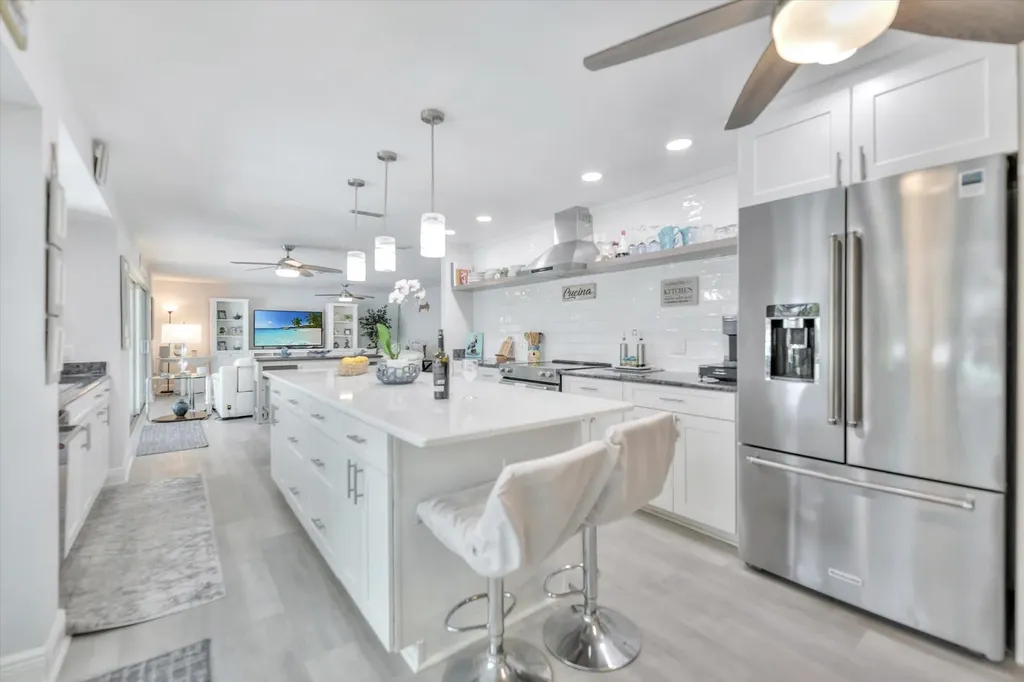 930 Lindgren Boulevard Sanibel FL 33957