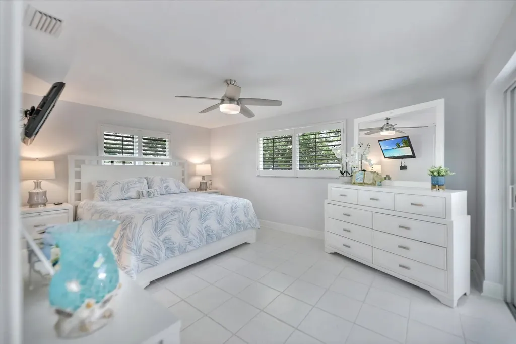 930 Lindgren Boulevard Sanibel FL 33957