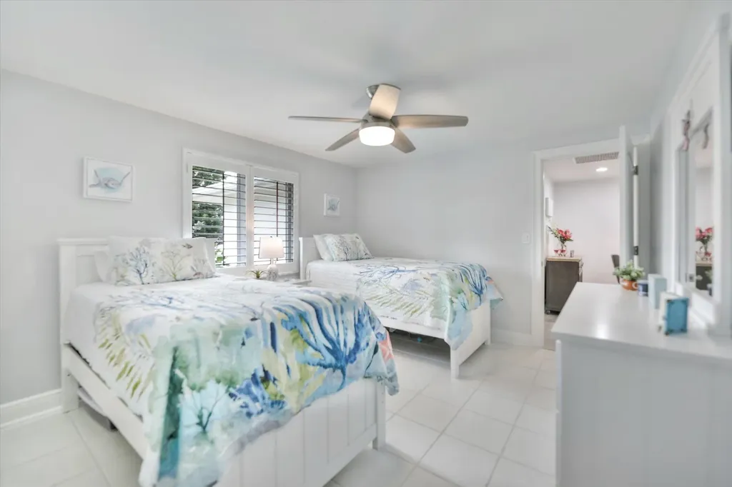 930 Lindgren Boulevard Sanibel FL 33957