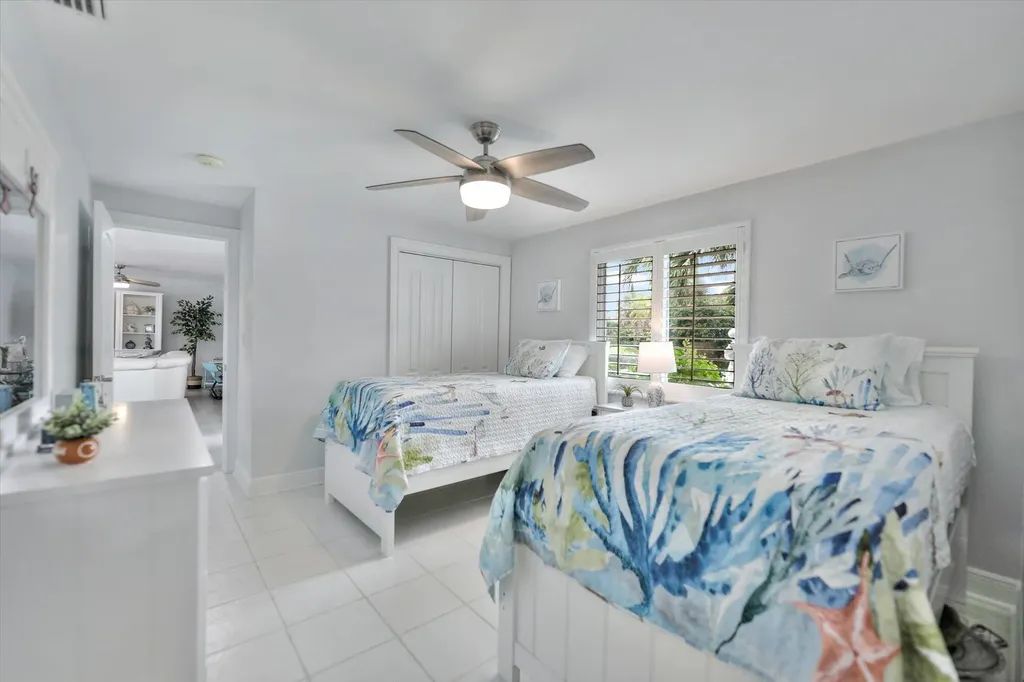 930 Lindgren Boulevard Sanibel FL 33957