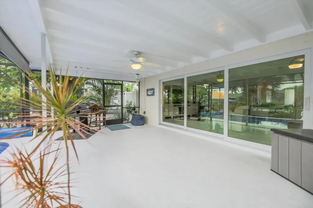 930 Lindgren Boulevard Sanibel FL 33957