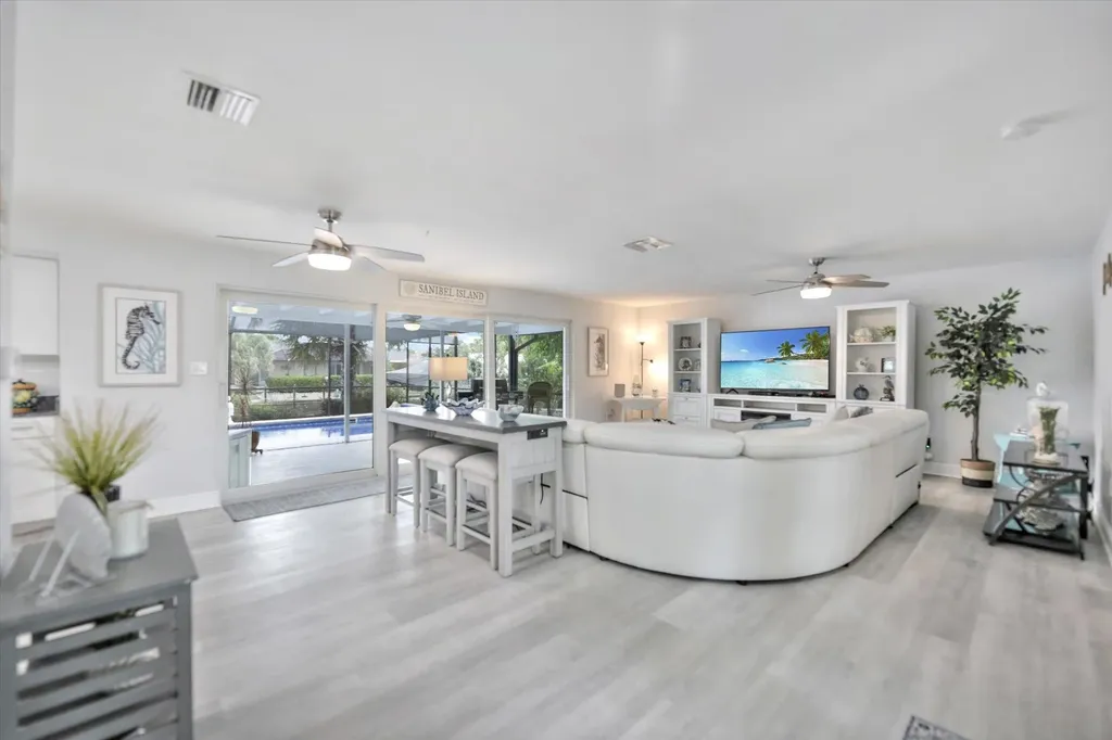 930 Lindgren Boulevard Sanibel FL 33957