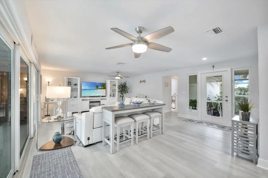 930 Lindgren Boulevard Sanibel FL 33957