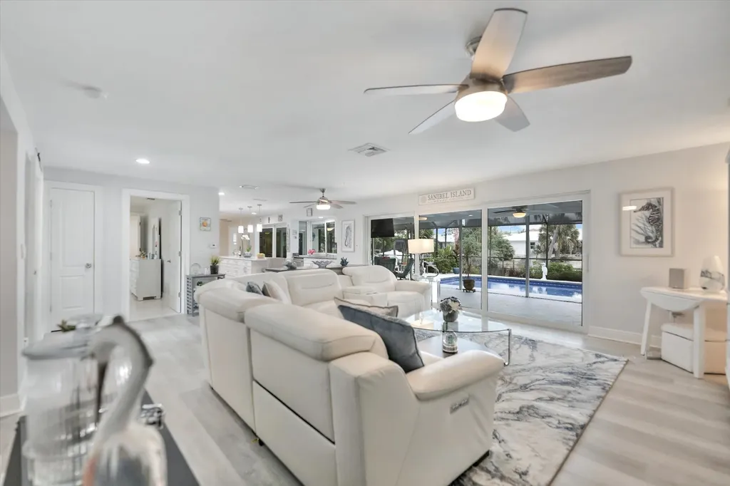 930 Lindgren Boulevard Sanibel FL 33957