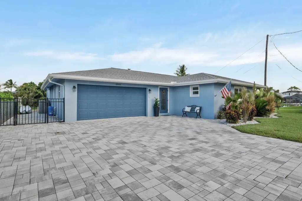 5943 Baker Court Fort Myers FL 33919