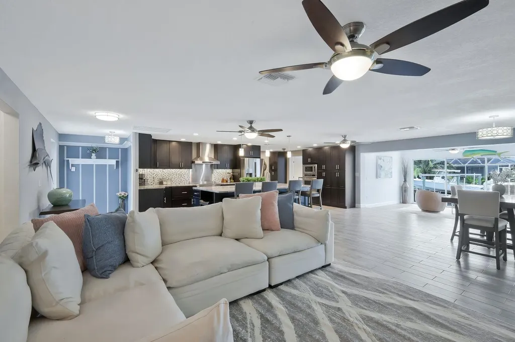 5943 Baker Court Fort Myers FL 33919
