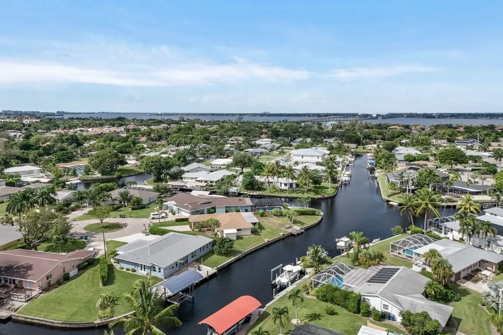 5943 Baker Court Fort Myers FL 33919