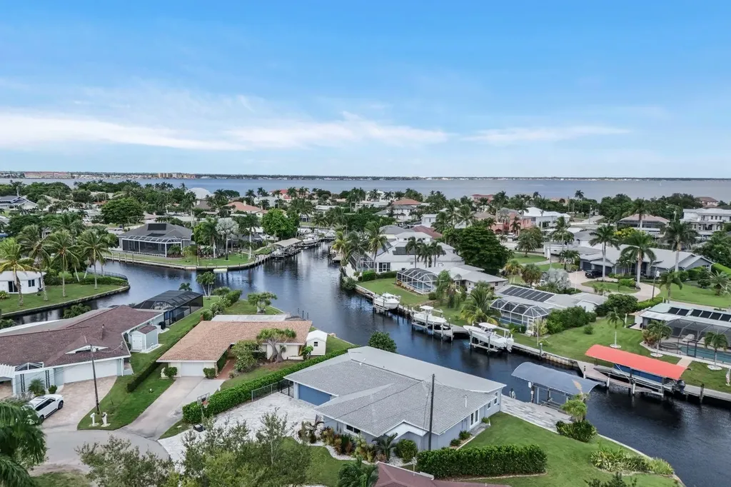 5943 Baker Court Fort Myers FL 33919