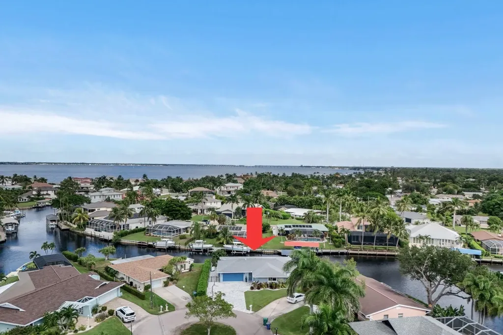 5943 Baker Court Fort Myers FL 33919