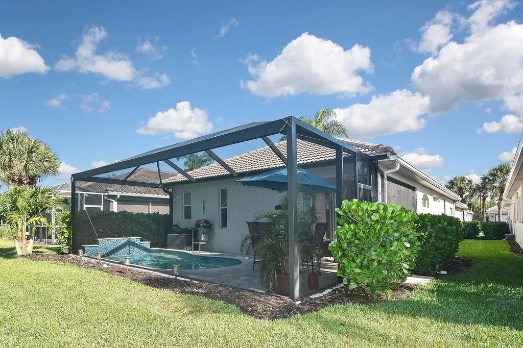 8156 Woodridge Pointe Drive Fort Myers FL 33912