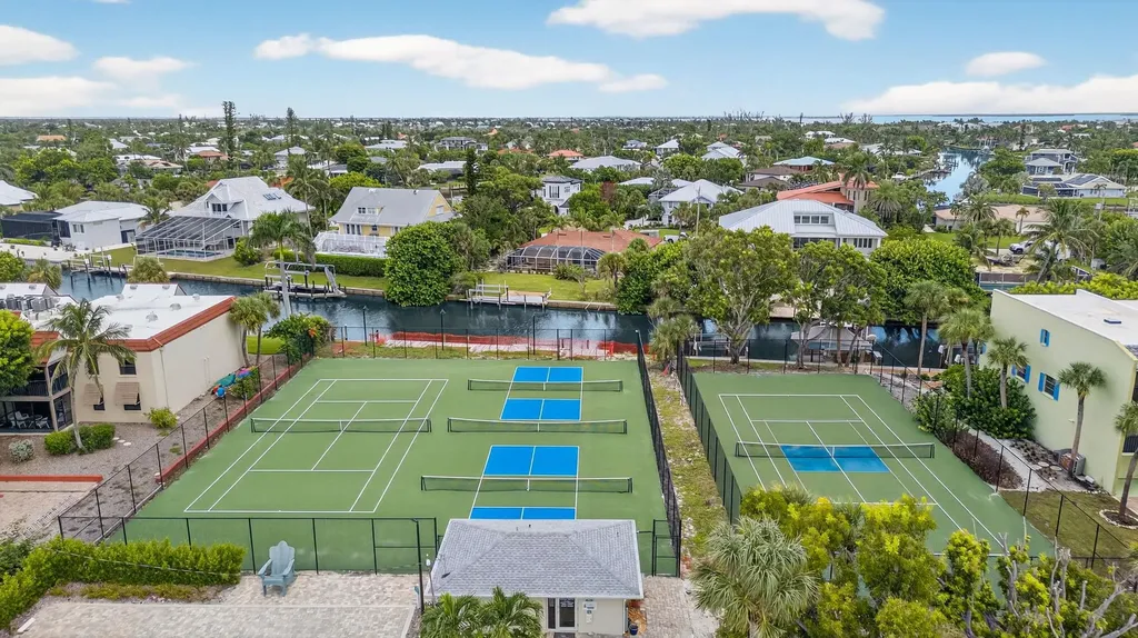 827 E Gulf Drive Sanibel FL 33957