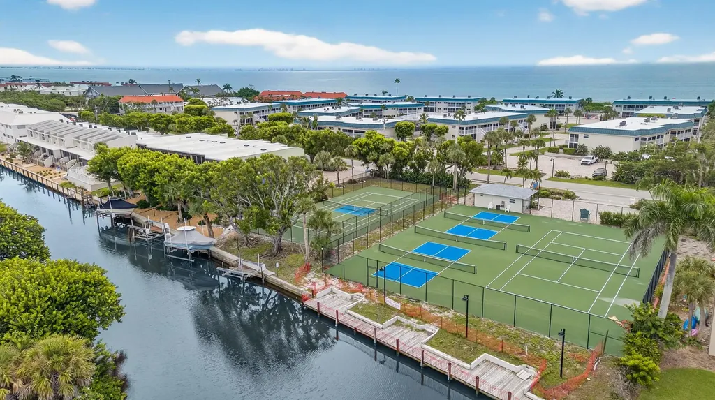 827 E Gulf Drive Sanibel FL 33957