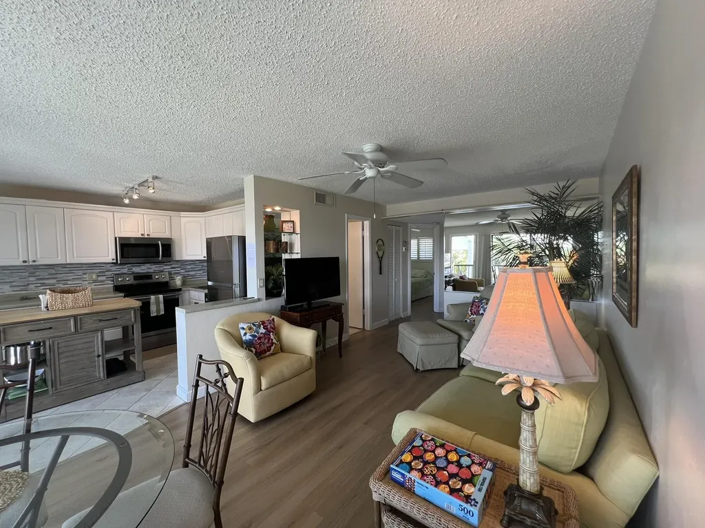 1250 Tennisplace Court Sanibel FL 33957