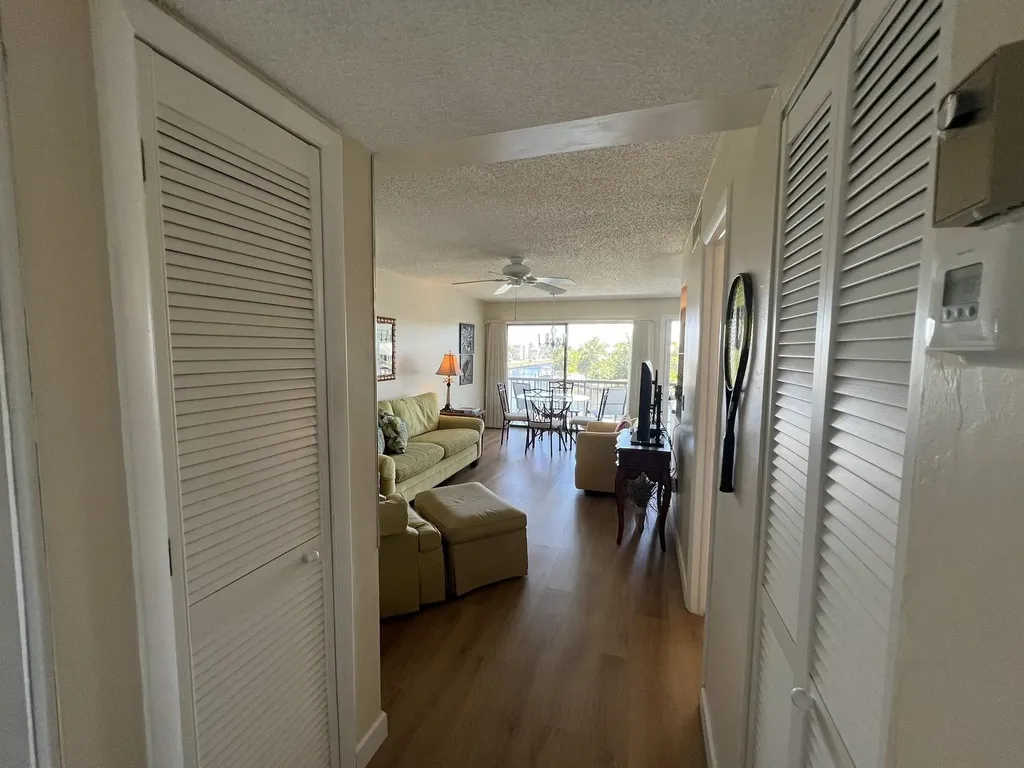 1250 Tennisplace Court Sanibel FL 33957