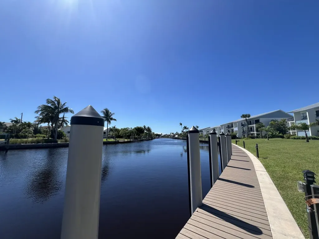 1250 Tennisplace Court Sanibel FL 33957