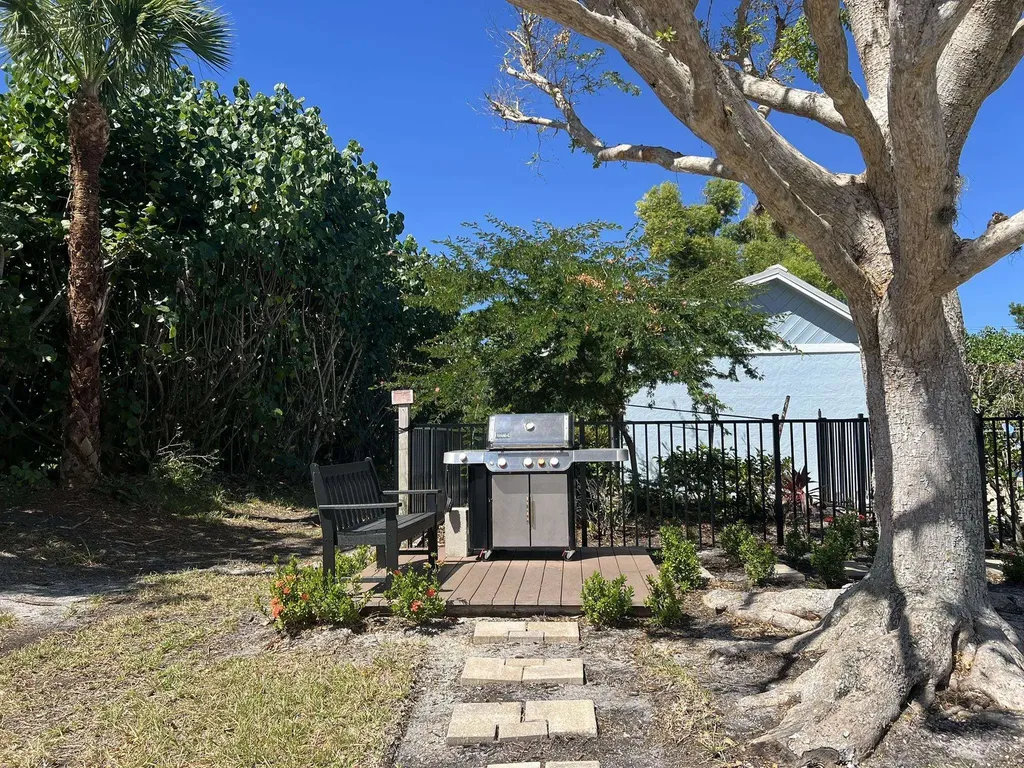 1250 Tennisplace Court Sanibel FL 33957