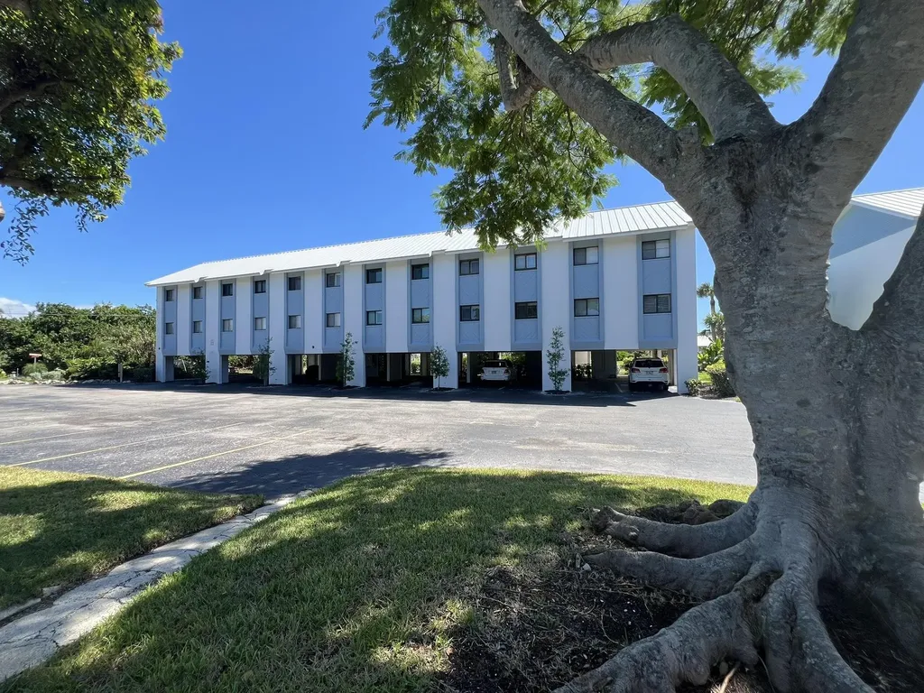 1250 Tennisplace Court Sanibel FL 33957