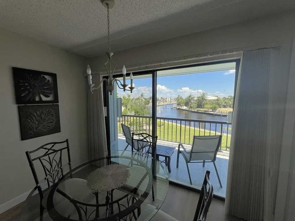 1250 Tennisplace Court Sanibel FL 33957