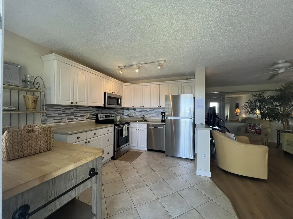 1250 Tennisplace Court Sanibel FL 33957