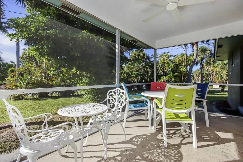 832 Donax Street Sanibel FL 33957