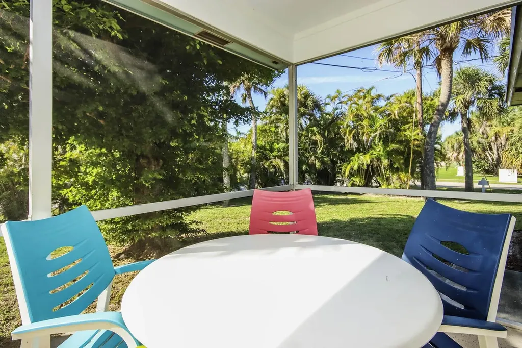 832 Donax Street Sanibel FL 33957