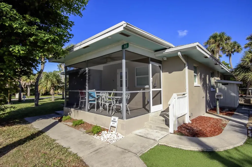 832 Donax Street Sanibel FL 33957