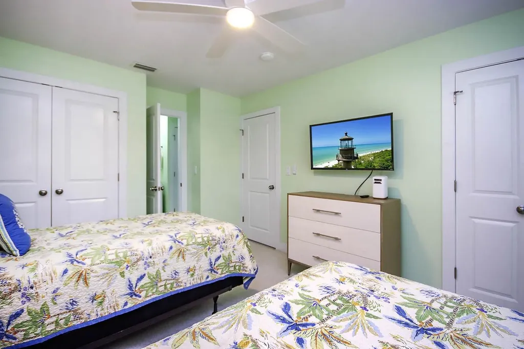 832 Donax Street Sanibel FL 33957