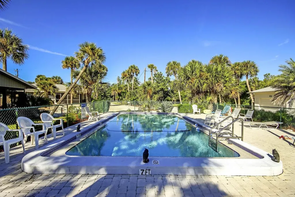 832 Donax Street Sanibel FL 33957