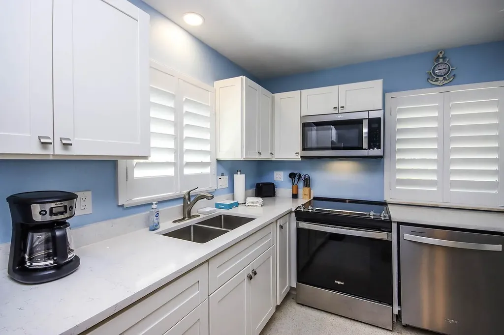 832 Donax Street Sanibel FL 33957