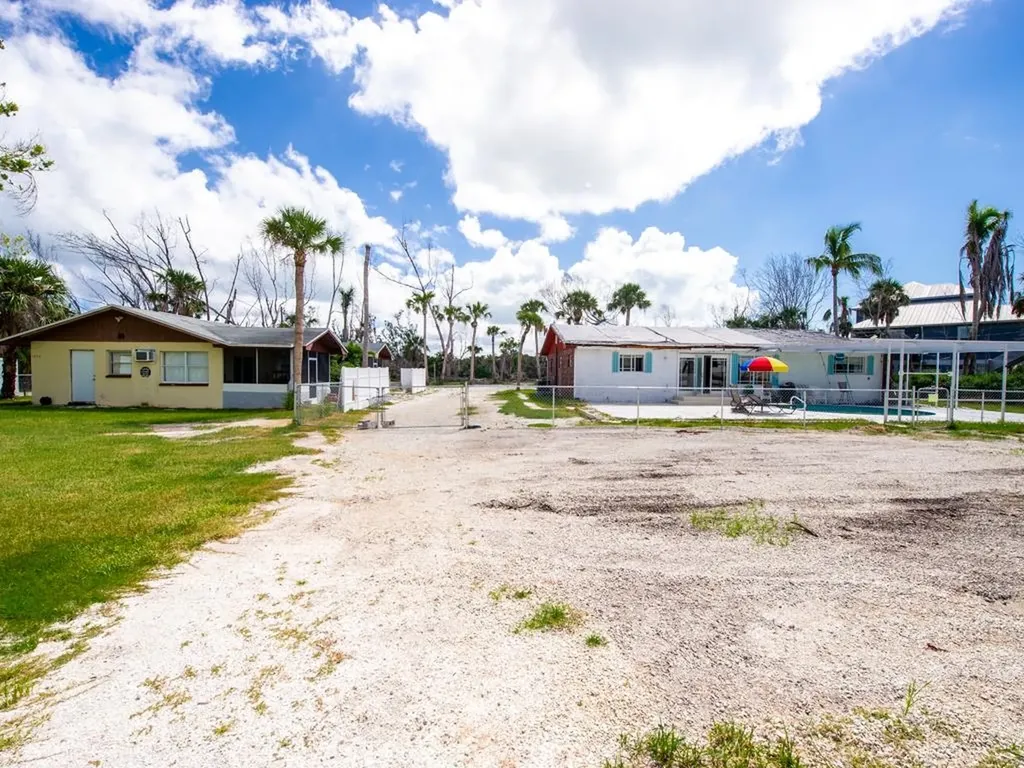 1450-1460 Court Place Sanibel FL 33957