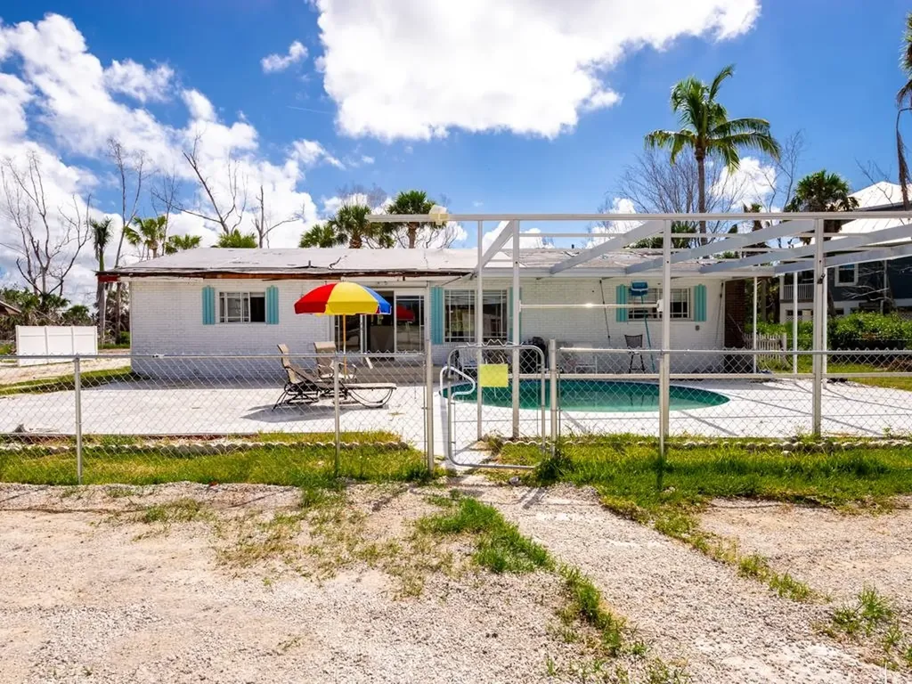 1450-1460 Court Place Sanibel FL 33957