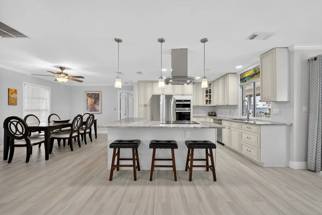 1682 Sabal Palm Drive Sanibel FL 33957