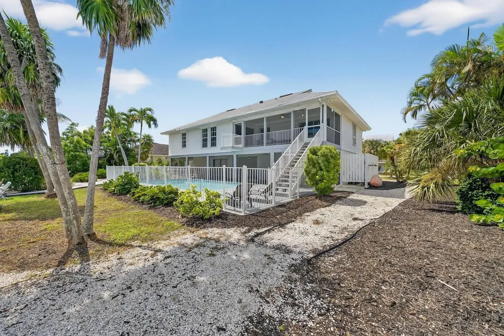 1682 Sabal Palm Drive Sanibel FL 33957