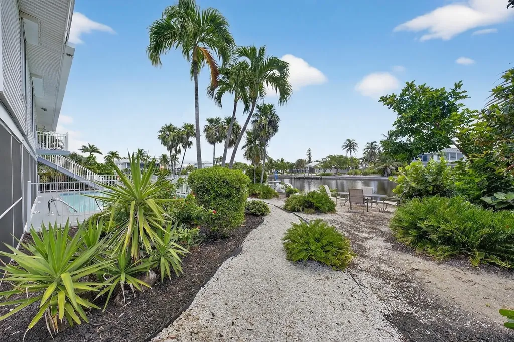 1682 Sabal Palm Drive Sanibel FL 33957