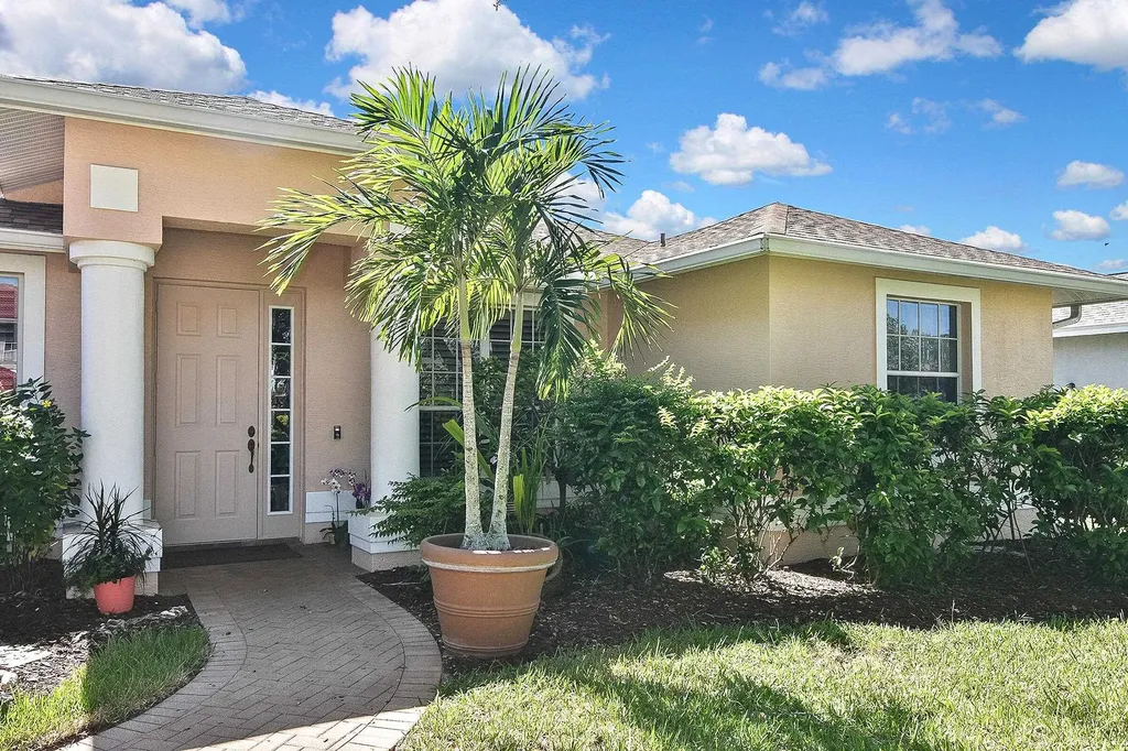 9160 Kings Cove Court Fort Myers FL 33967