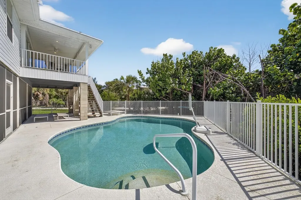 700 Nerita Street Sanibel FL 33957