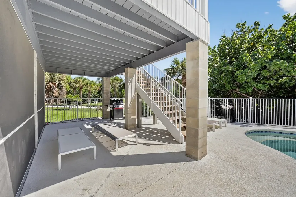 700 Nerita Street Sanibel FL 33957