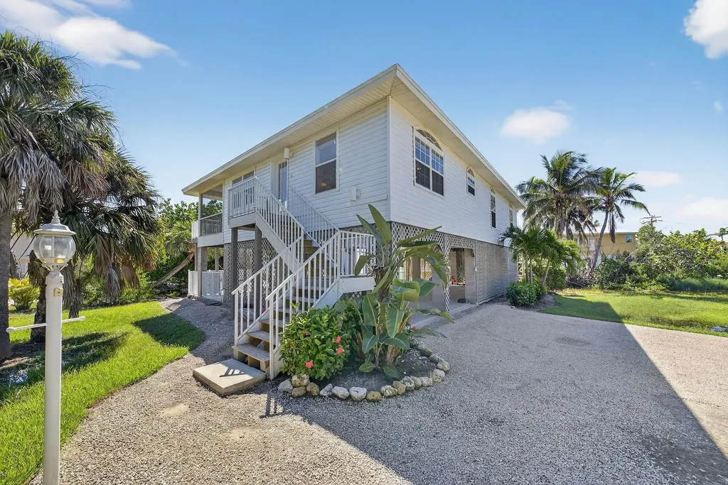 700 Nerita Street Sanibel FL 33957