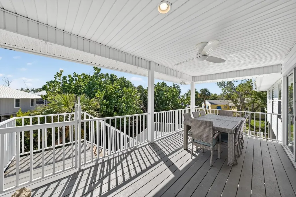 700 Nerita Street Sanibel FL 33957