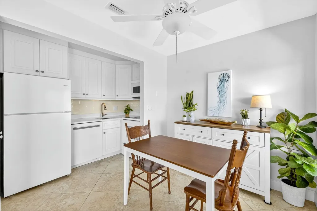 1250 Tennisplace Court Sanibel FL 33957