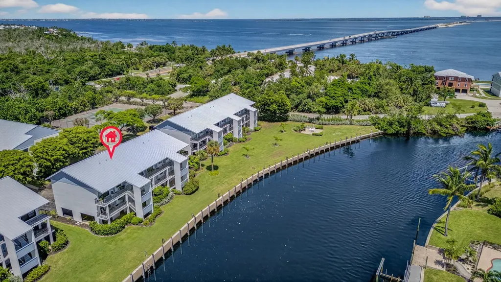 1250 Tennisplace Court Sanibel FL 33957