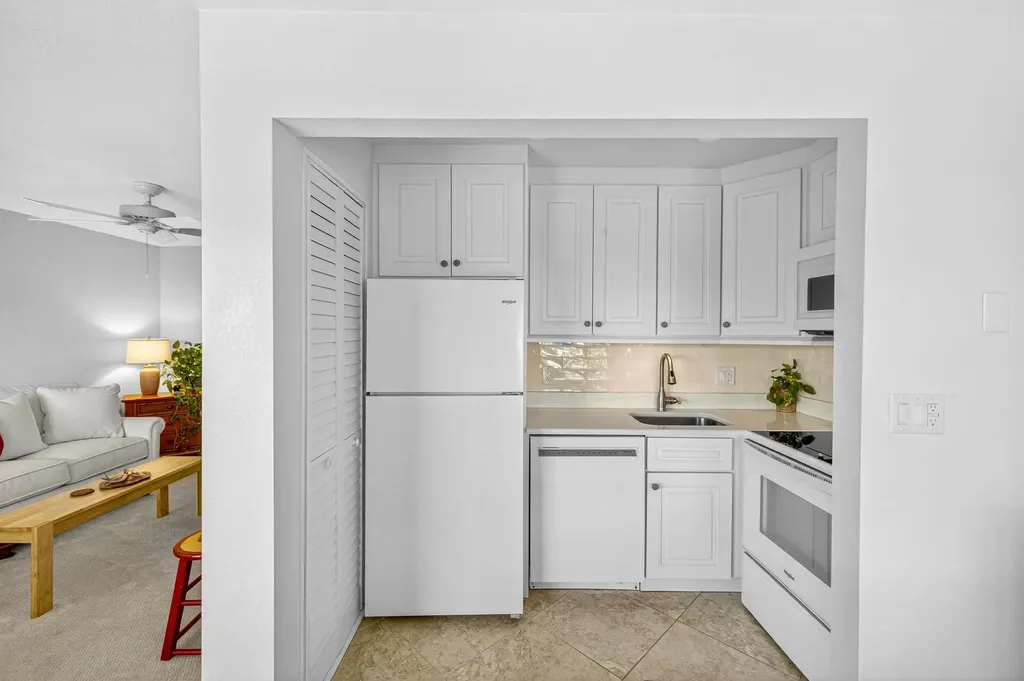 1250 Tennisplace Court Sanibel FL 33957