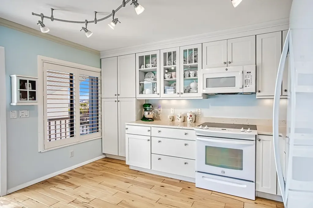 1250 Tennisplace Court Sanibel FL 33957