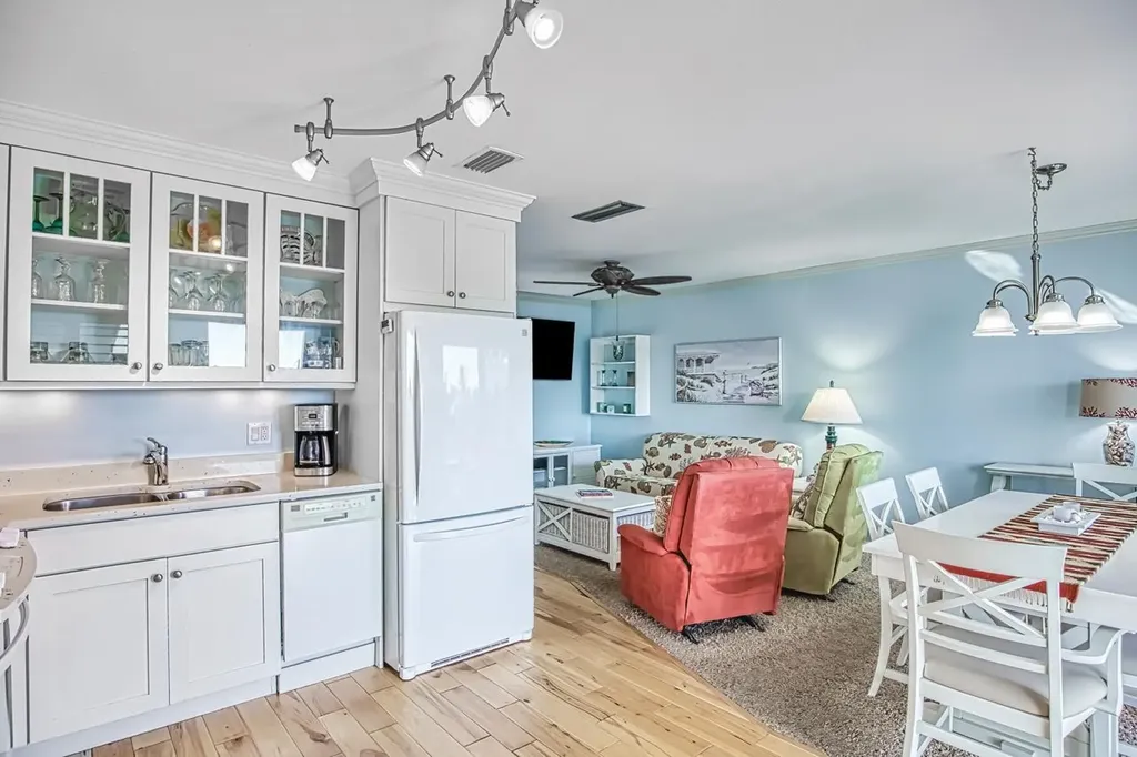 1250 Tennisplace Court Sanibel FL 33957